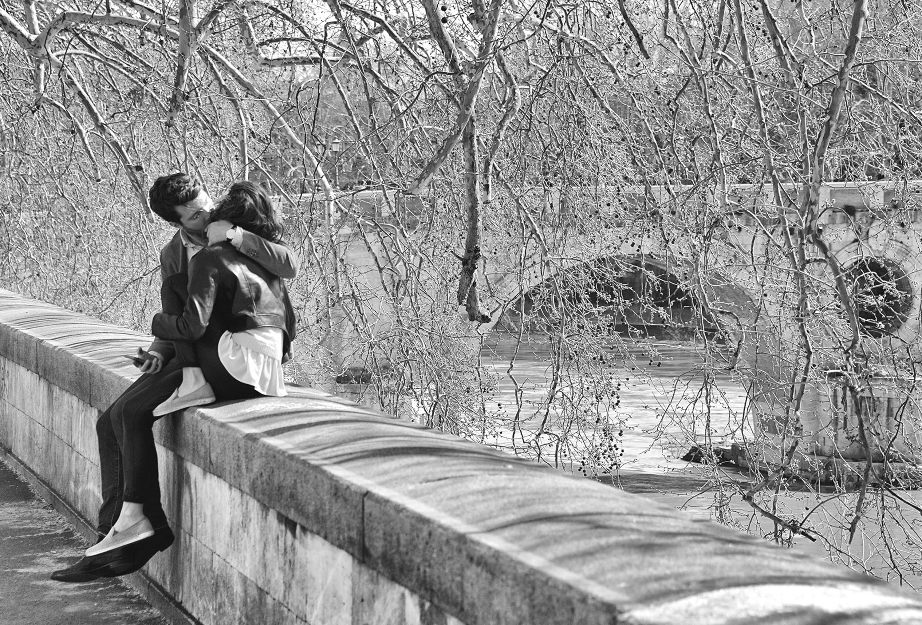 Kissing by the Tiber