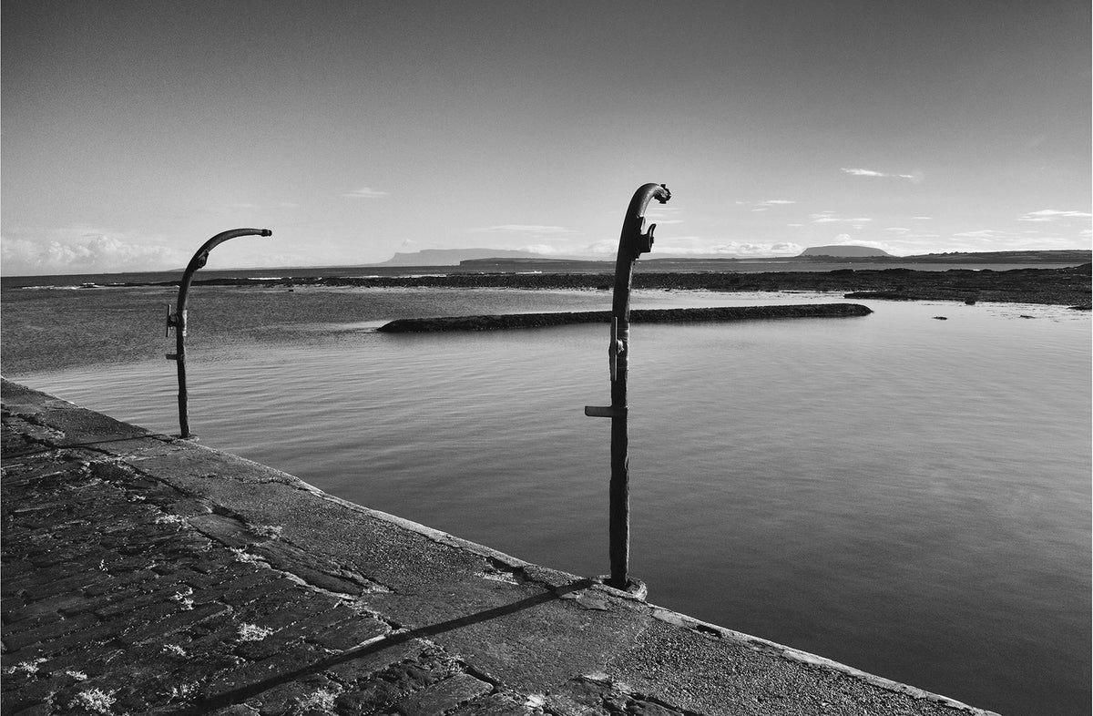 Decaying Davits