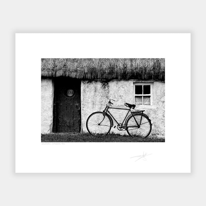 Donegal Cottage '95 Ireland Old Bike