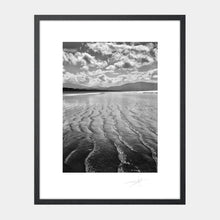 Load image into Gallery viewer, Inch beach