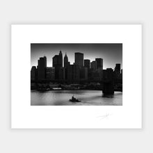 Load image into Gallery viewer, New York by night